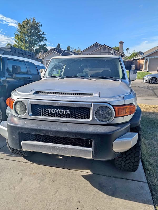 2007 Toyota FJ Cruiser - 6mt 267k miles