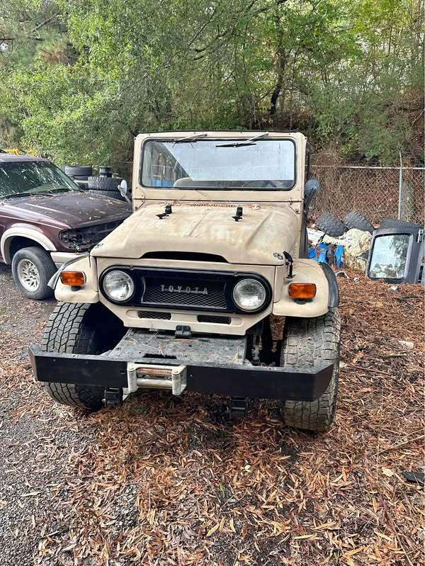 1972 Toyota fj40 landcruiser Trades, Z71 - Commuter car, 40\u2019 trailer