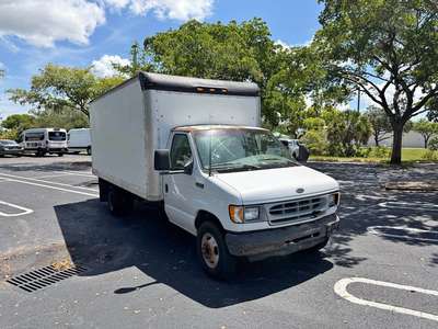 2002 Ford Econoline E350 Super Duty Cargo - Box truck