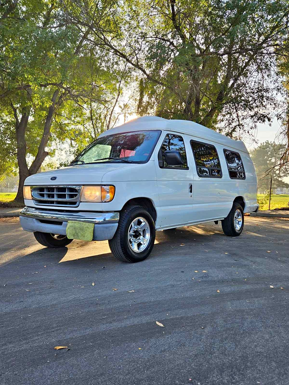 1999 Ford Econoline E250 Cargo - Van