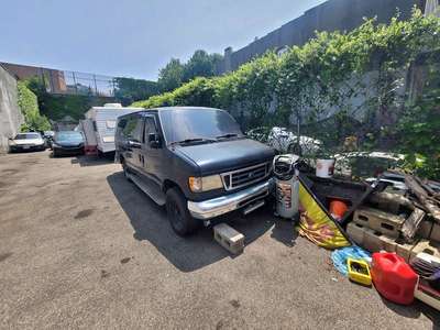 2006 Ford Econoline E350 Super Duty Passenger - Extended Van