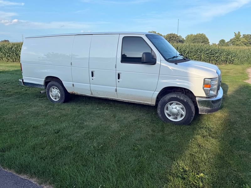 2011 Ford Econoline E250 Cargo - Extended Van