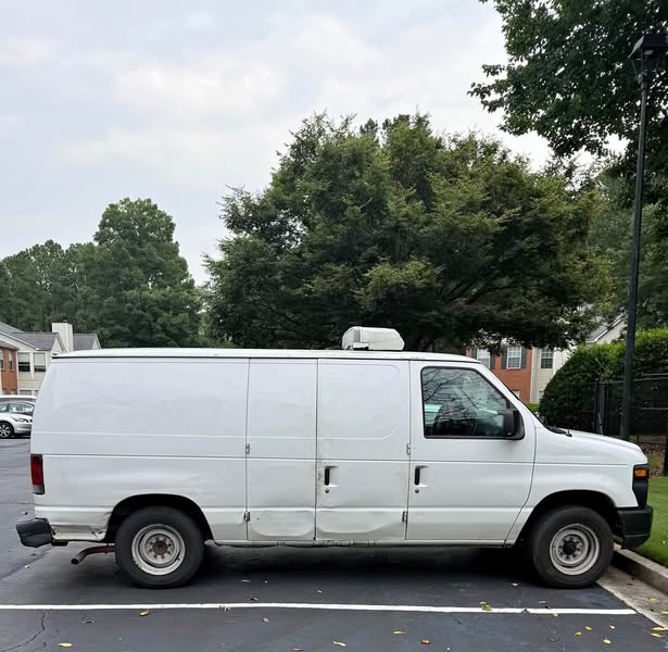 2008 Ford Econoline E250 Cargo - Van