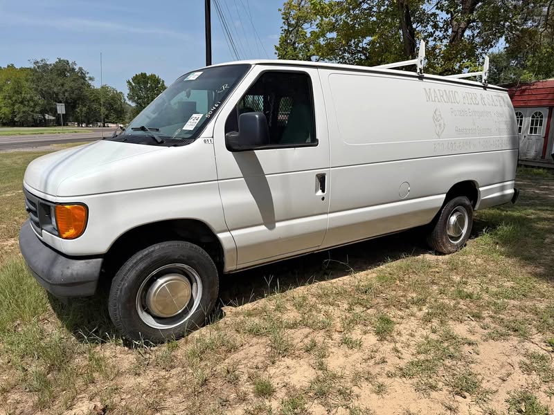 2003 Ford Econoline E250 Cargo - Extended Van
