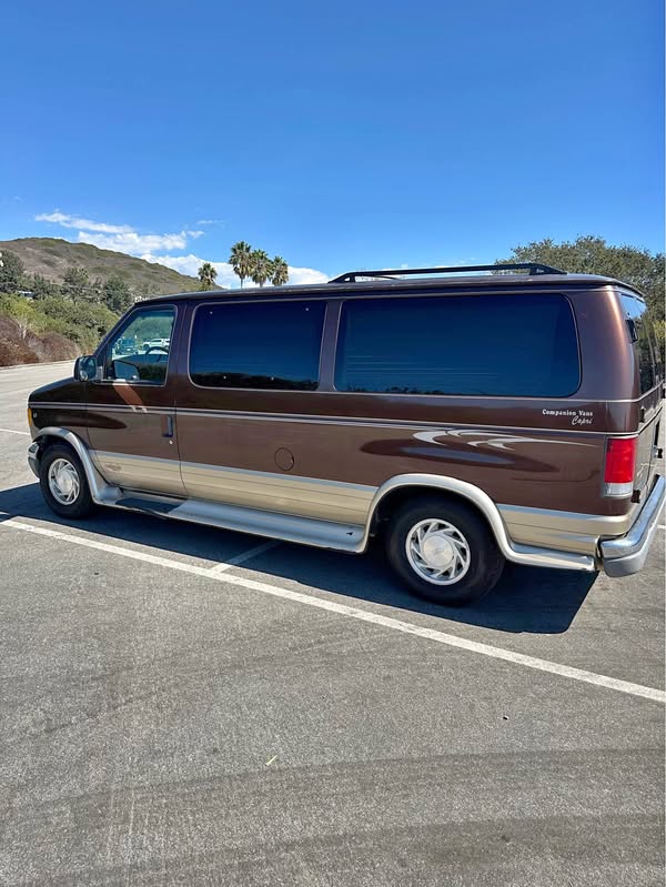 1999 Ford Econoline E150 Passenger - Van