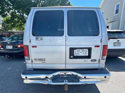 2010 Ford Econoline E350 Super Duty Passenger