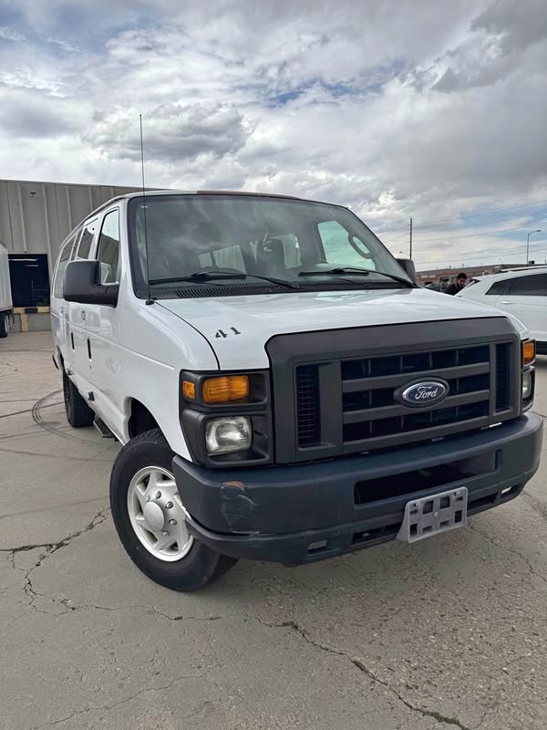 2008 Ford Econoline E350 Super Duty Passenger - Extended Van