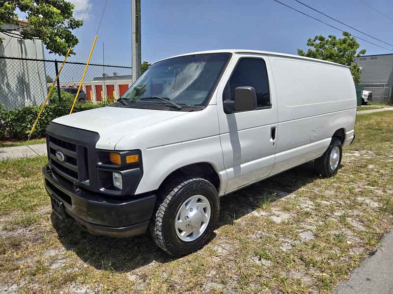 2012 Ford Econoline E250 Cargo - Van