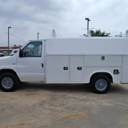 2005 Ford Econoline E350 Super Duty Cargo - Extended Van