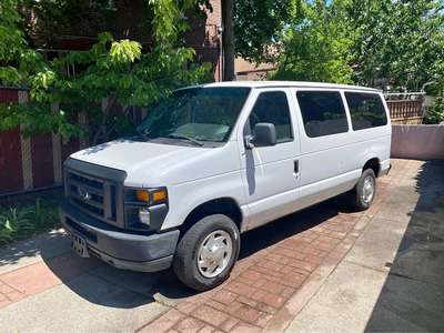 2011 Ford Econoline E350 Super Duty Passenger - Van