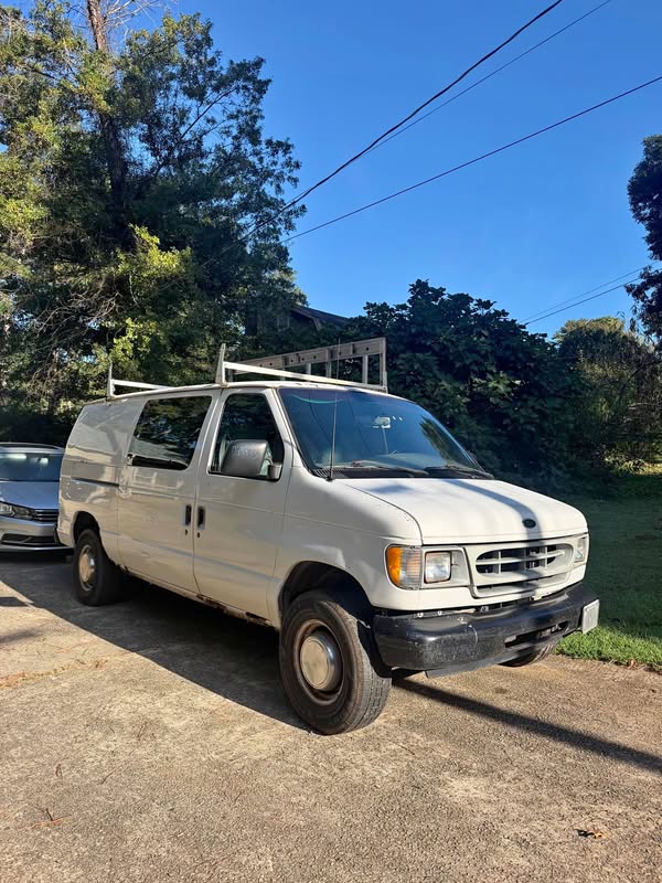 2001 Ford Econoline E150 Passenger - Van