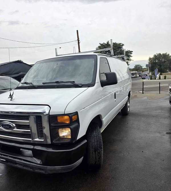 2012 Ford Econoline E150 Cargo - Van