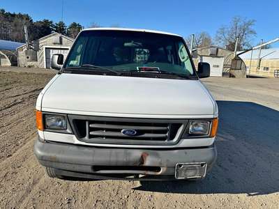 2007 Ford Econoline E350 Super Duty Passenger - Van