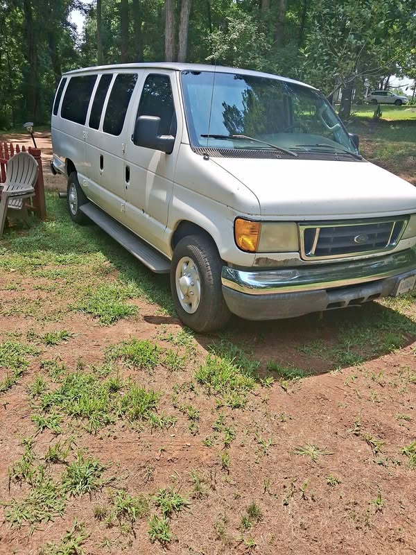 2005 Ford Econoline E350 Cargo - Van