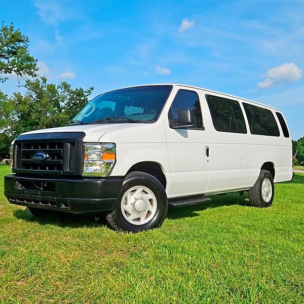 2008 Ford Econoline E-350 XL \u2013 15-Passenger Extended Van | 5.4L V8 | Low Miles | CLEAN TITLE!