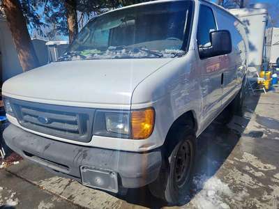 2005 Ford Econoline E150 Cargo - Van