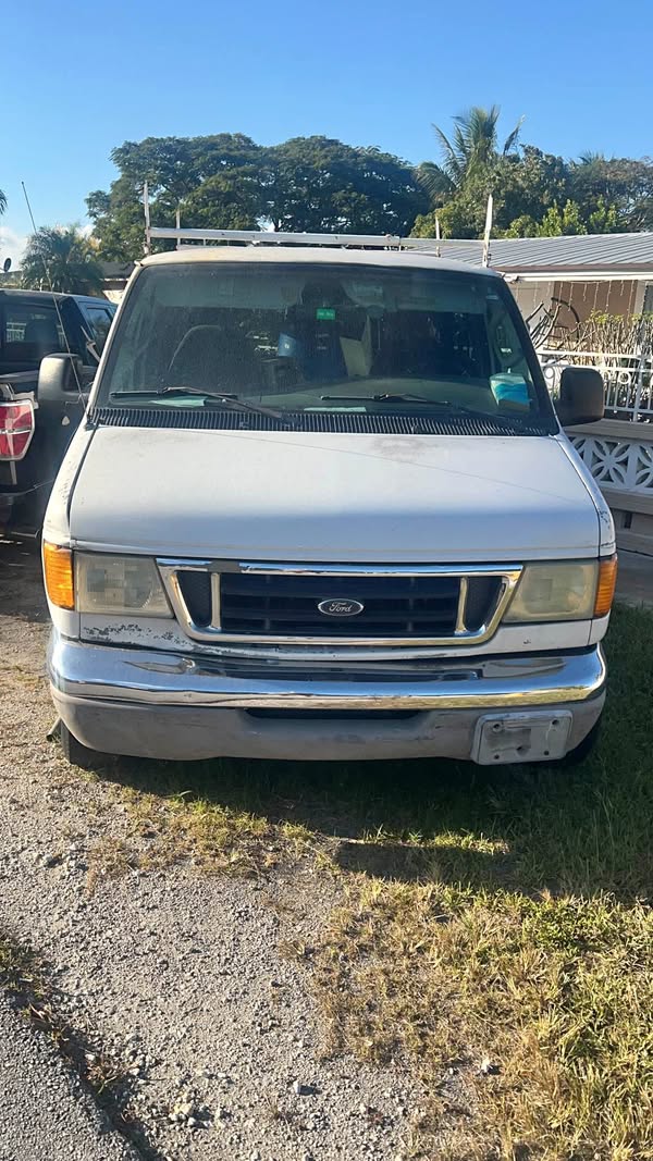 2004 Ford Econoline E350 Super Duty Passenger - Extended Van