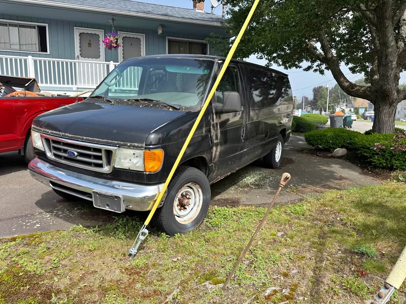 2004 Ford Econoline E250 Cargo - Van