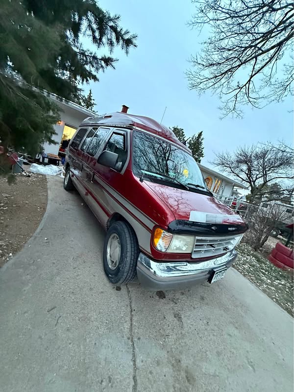 1996 ford Econoline 150 (Wheelchair Accessible)