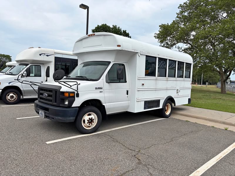 2009 Ford Econoline E350 Super Duty Passenger