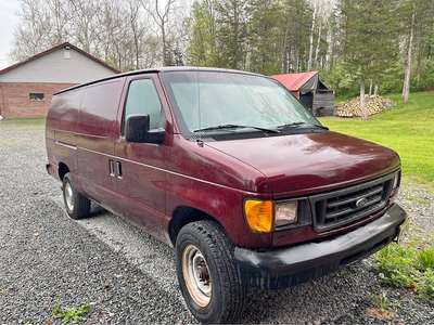 2005 Ford Econoline E150 Cargo - Van