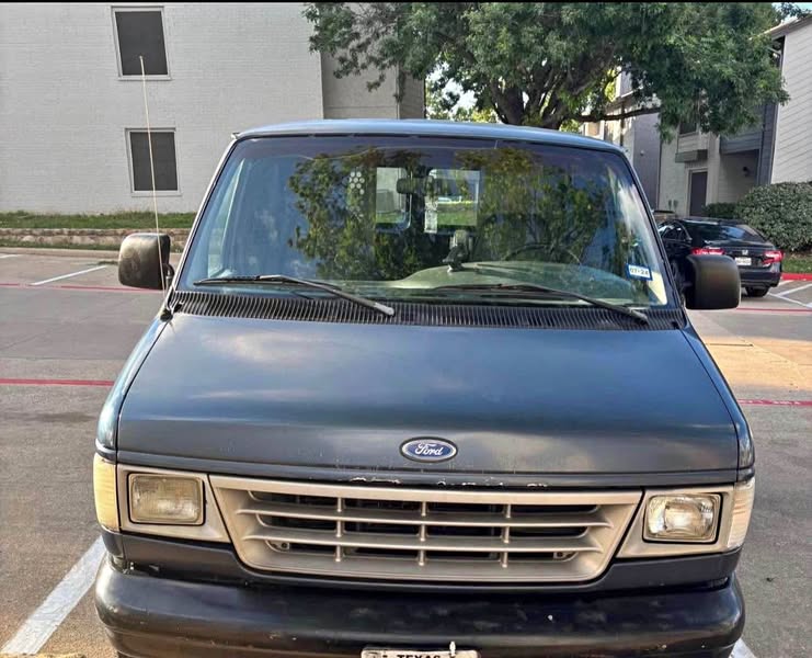 1996 Ford Econoline E150 Cargo - Van
