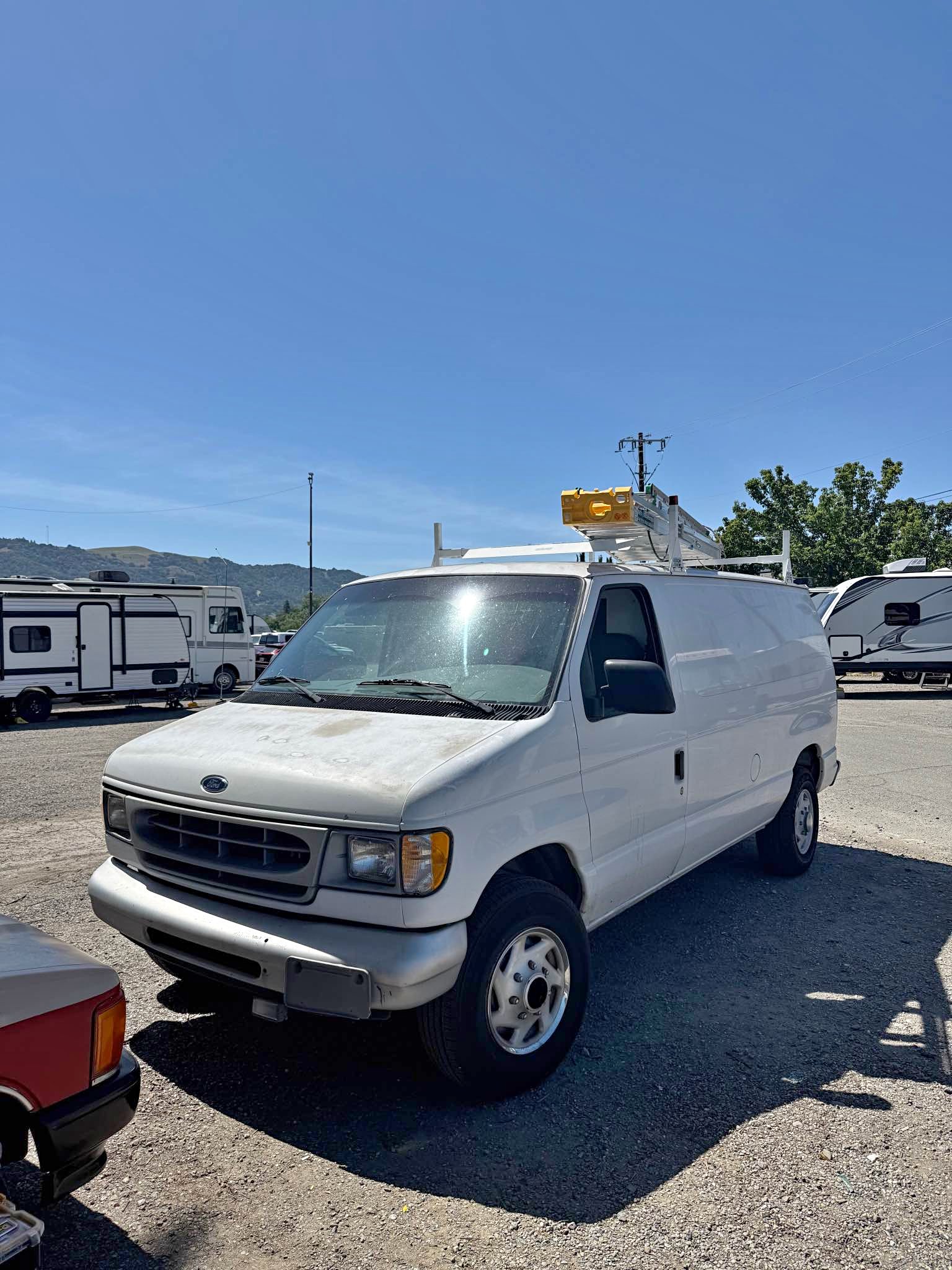 1999 Ford Econoline E150 Passenger - Van