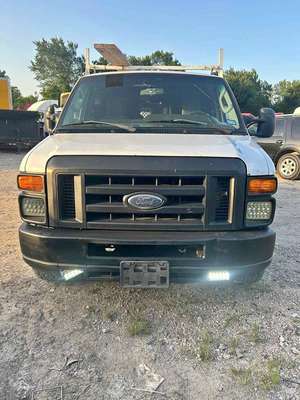 2010 Ford Econoline E250 Cargo - Extended Van