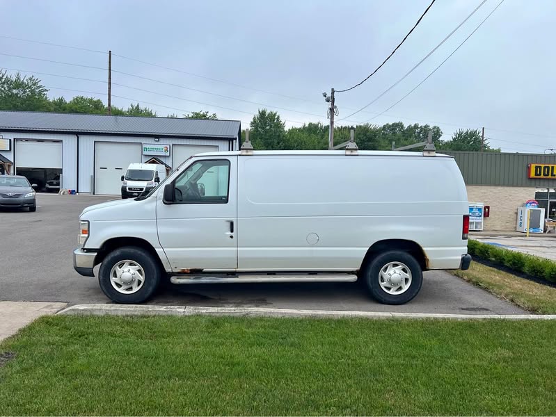 2014 Ford Econoline E250 Cargo - Van
