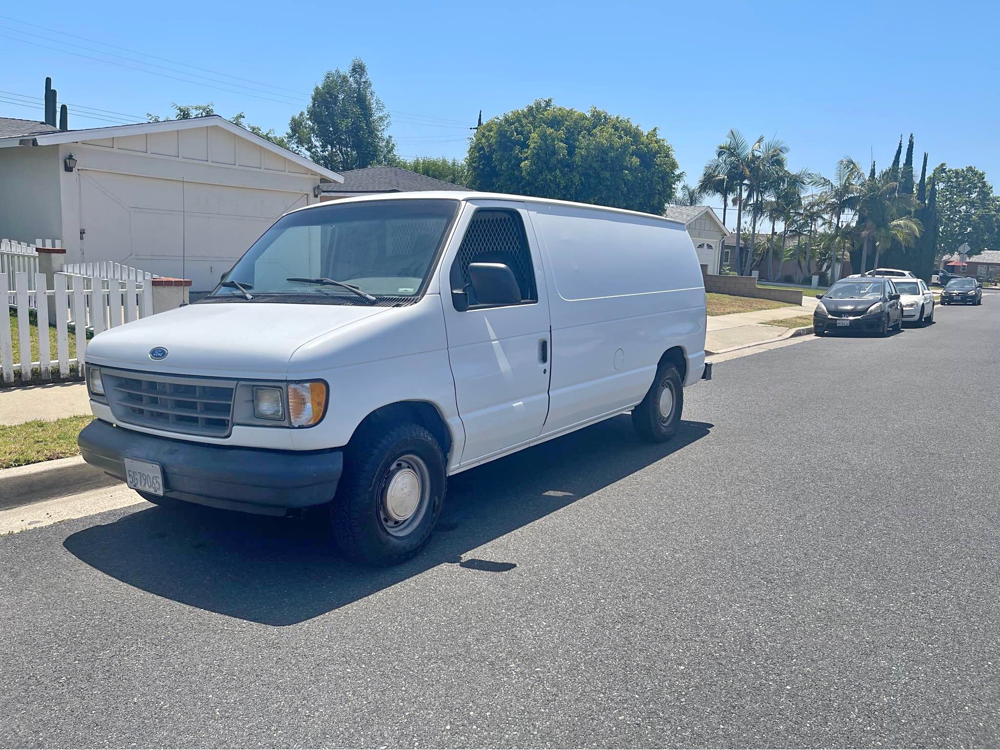 1995 Ford Econoline E150 Cargo - Van