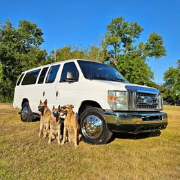 2010 Ford Econoline E350 XL Extended 15 Passenger Van CLEAN TITLE