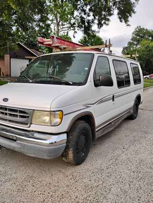 1999 Ford Econoline E150 Passenger - Van