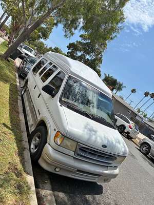 1999 Ford Econoline E150 Passenger - Van