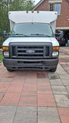 2013 Ford Econoline E350 Super Duty Cutaway