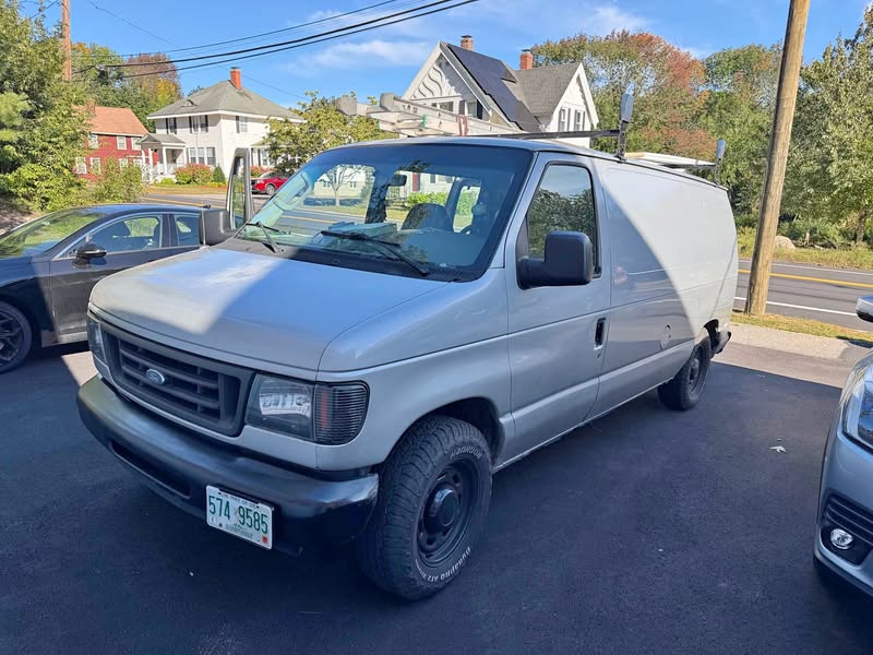 2005 Ford Econoline E150 Cargo - Van