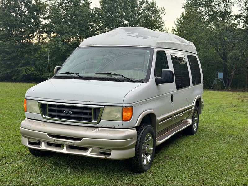 2004 Ford Econoline E350 Super Duty Passenger