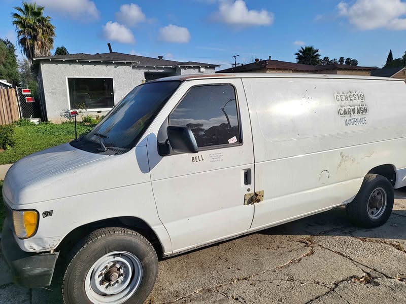 2001 Ford Econoline E250 Cargo - Van