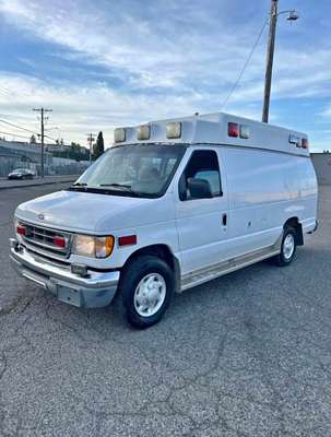 2000 Ford Econoline E350 Super Duty Cargo - Extended van