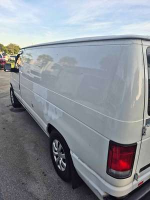 2005 Ford Econoline E150 Cargo - Van