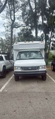2003 Ford Econoline E350 Super Duty Passenger - Extended Van