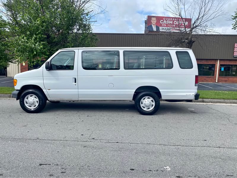 2007 Ford   Econoline  350  Passengers
