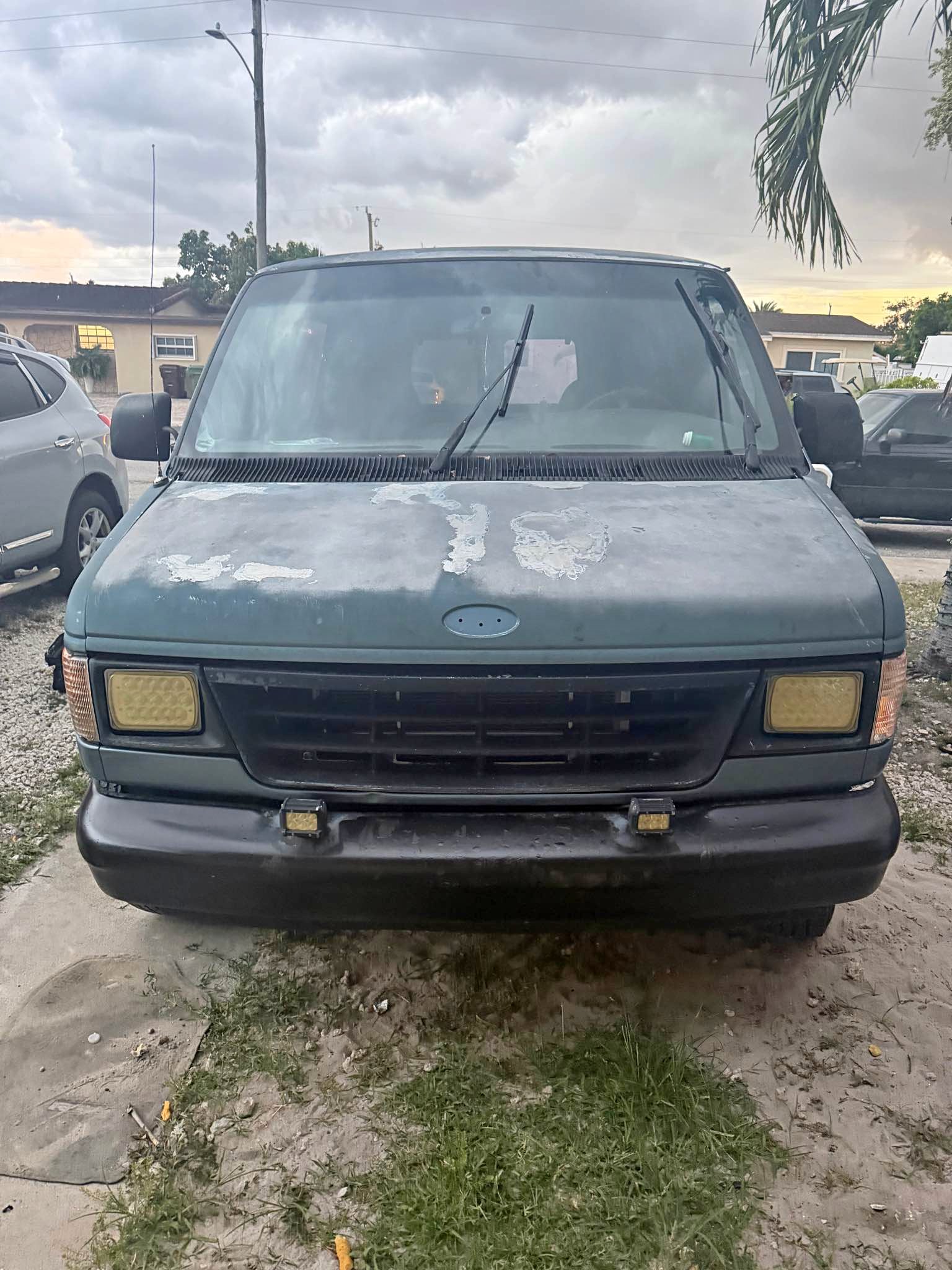 1993 Ford Econoline E150 Cargo - Van