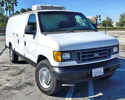2005 Ford Econoline E350 Super Duty Cargo - Extended Van