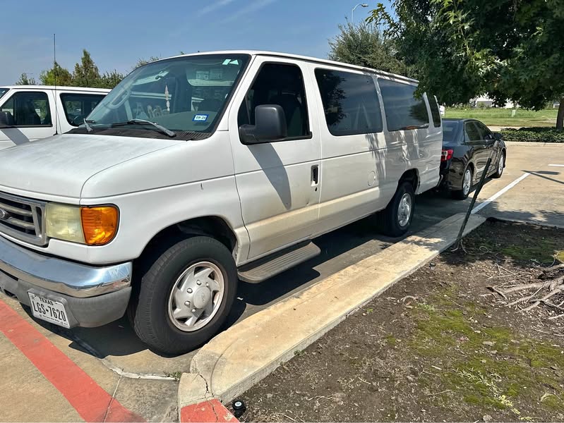 2007 Ford Econoline E350 Super Duty Passenger - Van