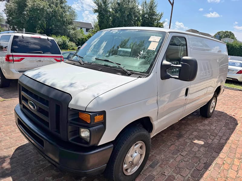 2011 Ford Econoline E250 Cargo - Van