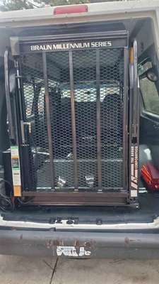 2006 Ford Econoline E150 Passenger - Van