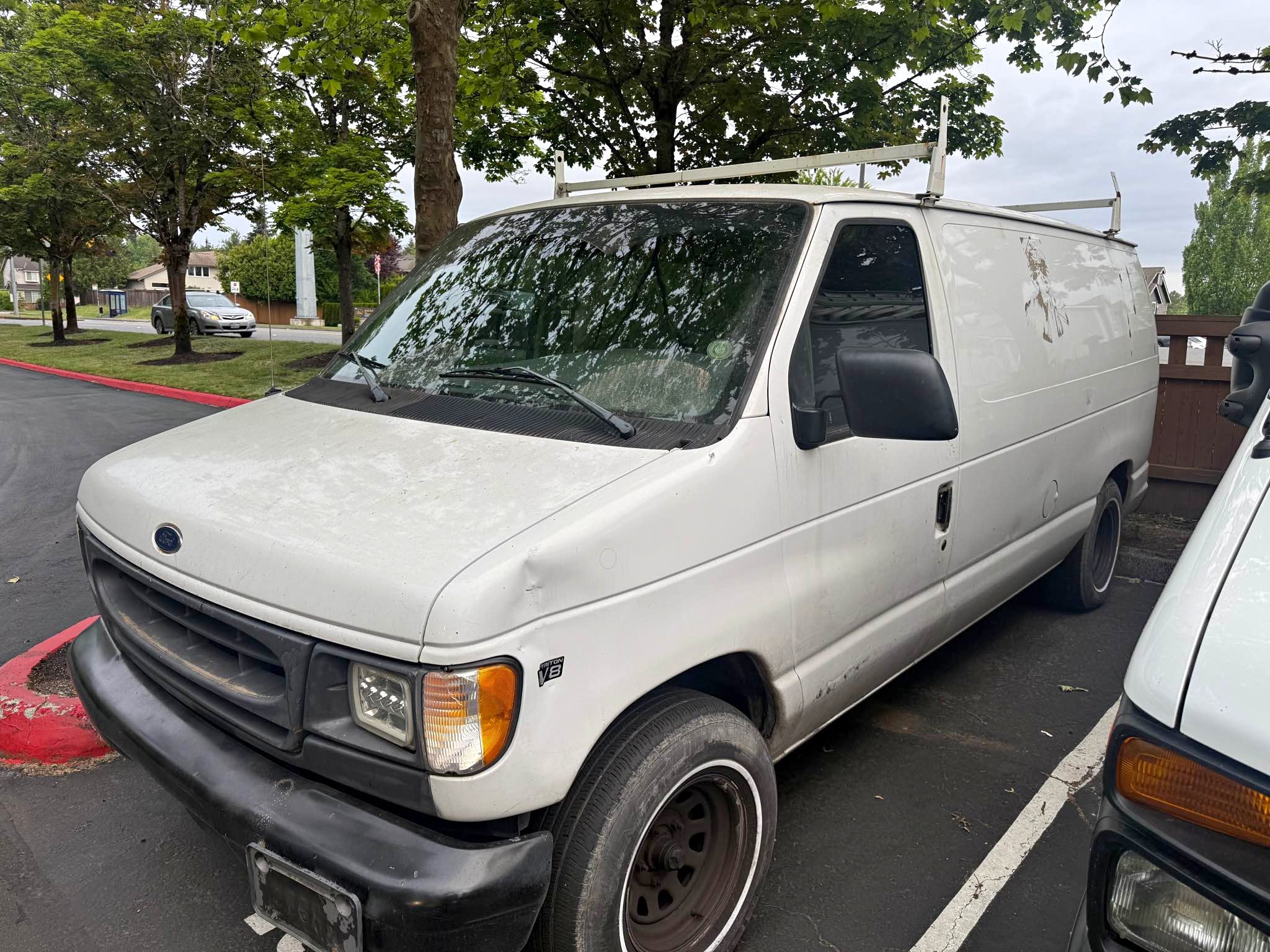 1998 Ford Econoline E150 Cargo - Van