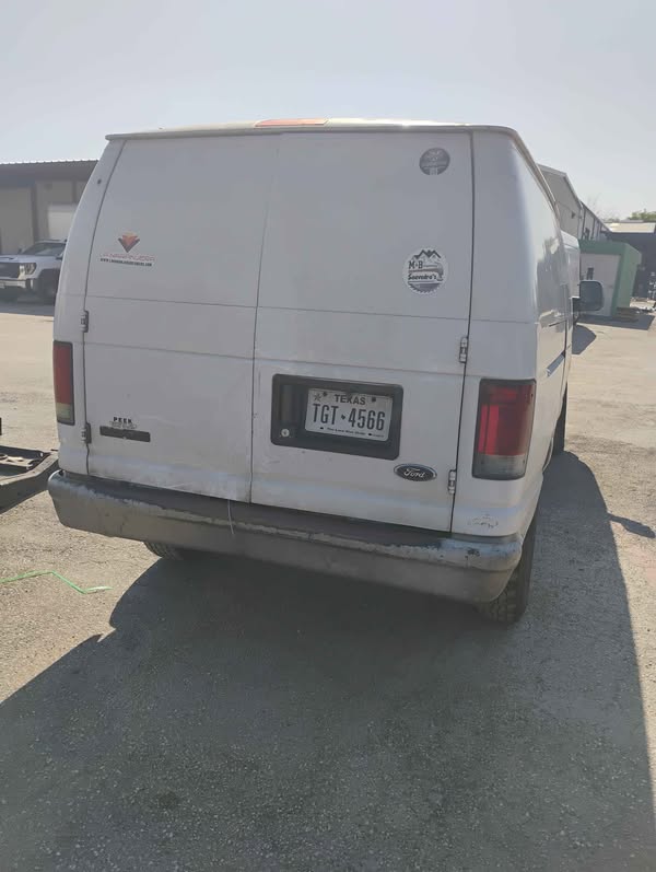 2000 Ford Econoline E150 Passenger - Van