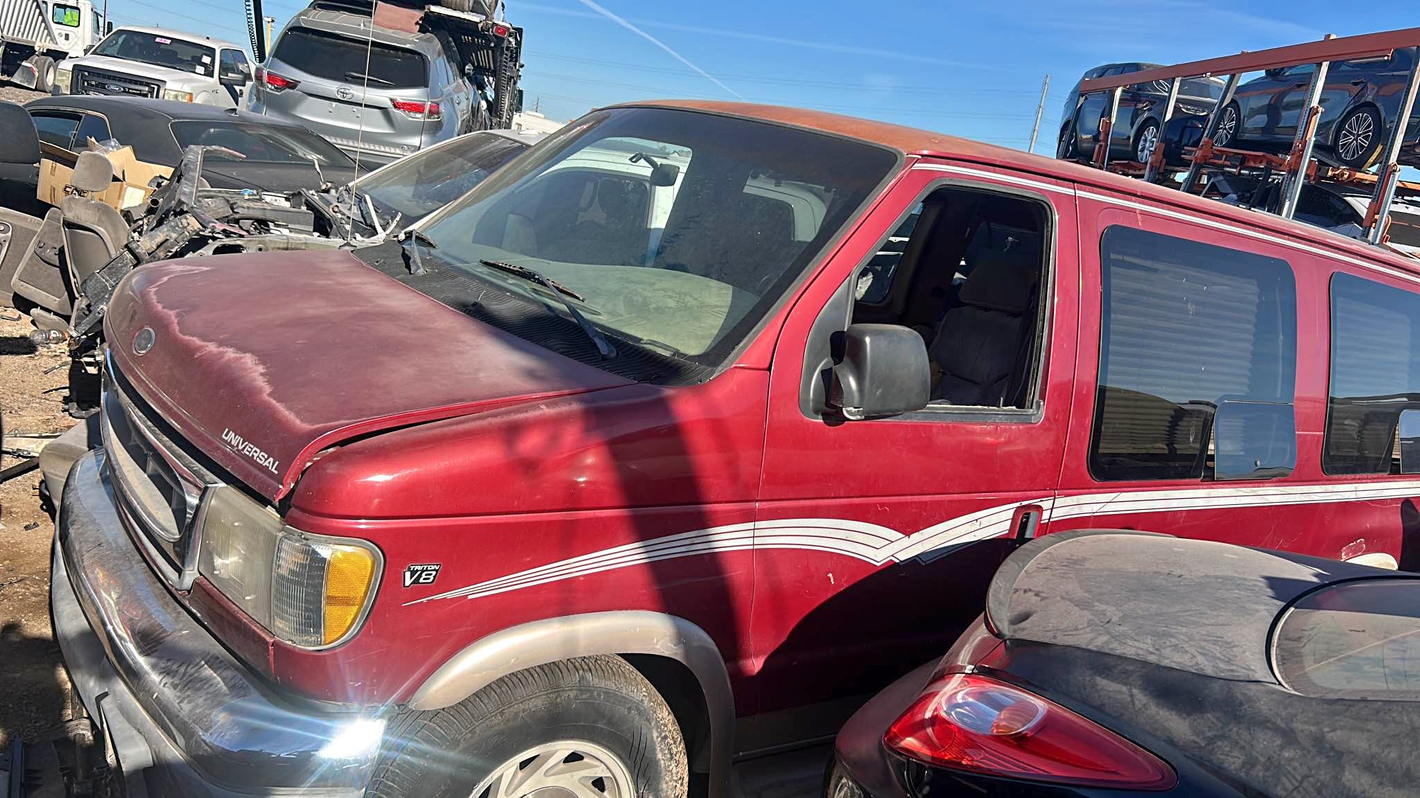 2002 Ford Econoline E150 Cargo - Van