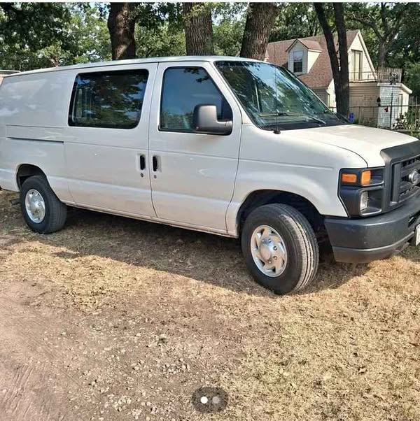 2009 Ford Econoline E250 Cargo - Van